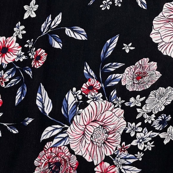 NWT Three Dots Black Hibiscus Floral Print Rayon Short - Picture 5 of 8